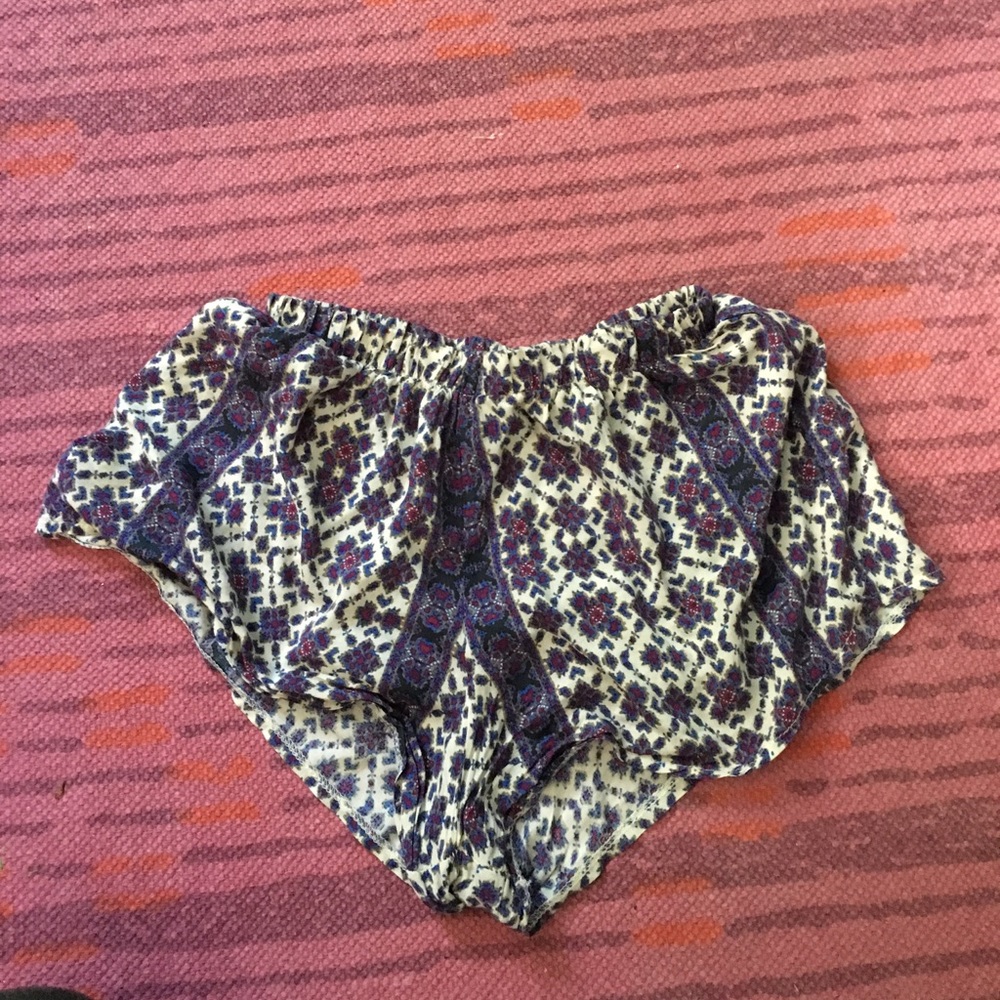 Brandy Melville Printed Shorts